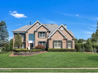 27 Country View Dr, Freehold, NJ 07728