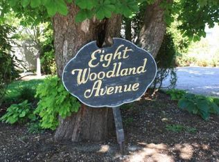 8 Woodland Ave, Kennebunk, ME 04043