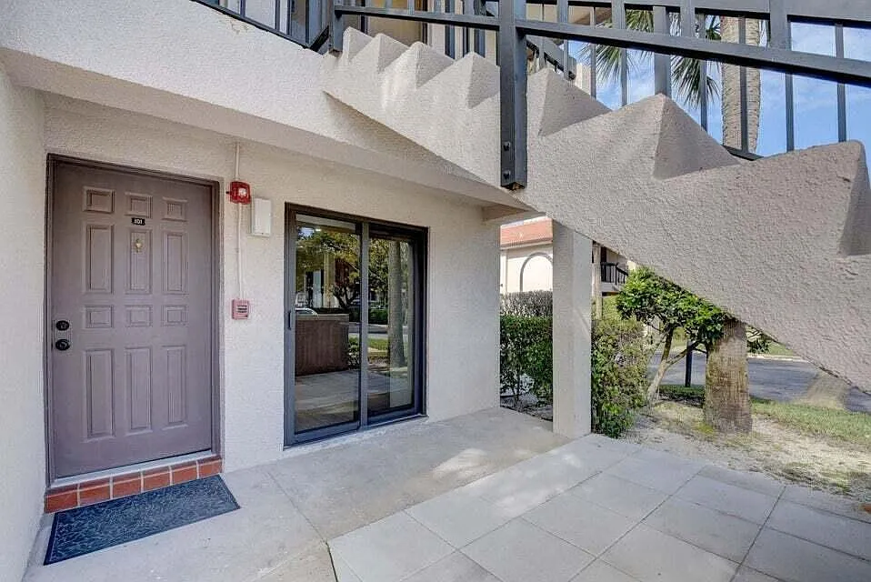 2 bed, 2.0 bath, 1200 sqft, $2,500 — Photo 3