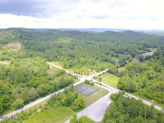 2nd image of 400 Sunset Dr