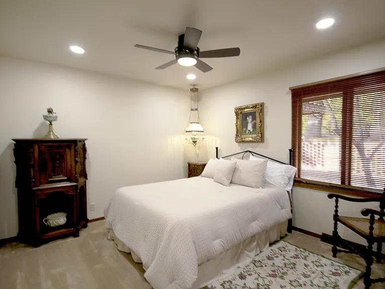 3rd Queen Bedroom