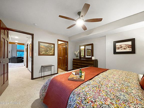 4th image of 1072 Stonebridge Cir