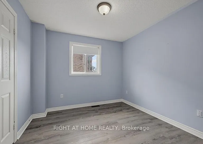 132 Dean Ave #BASEMENT — Photo 3