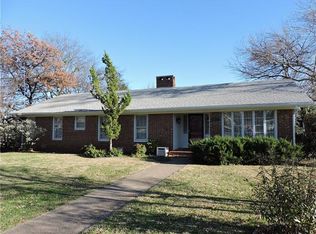 1011 Lowrie St, Bowie, TX 76230