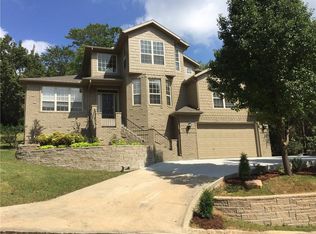 620 N Rockcliff Rd, Fayetteville, AR 72701