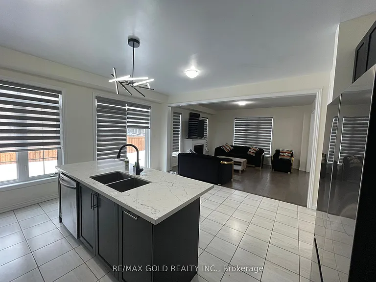 537 Veterans Dr — Photo 37