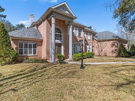 3rd image of 108 Redbud Ct