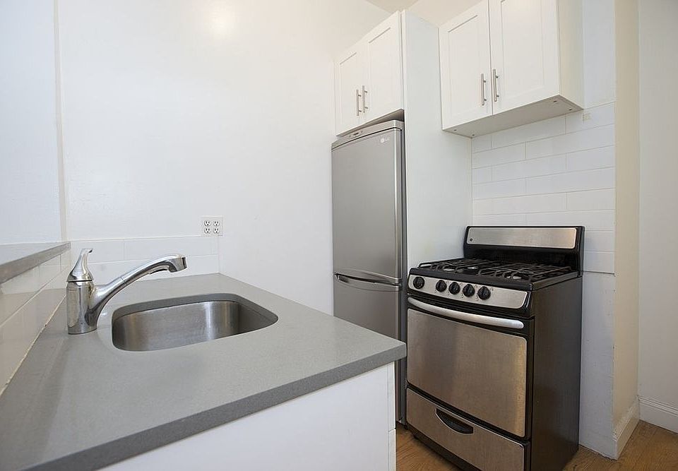 2nd image of 15 W 64th St APT 3c
