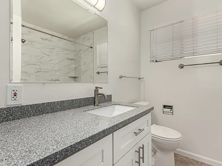 3540 E Montecito Ave — Photo 22