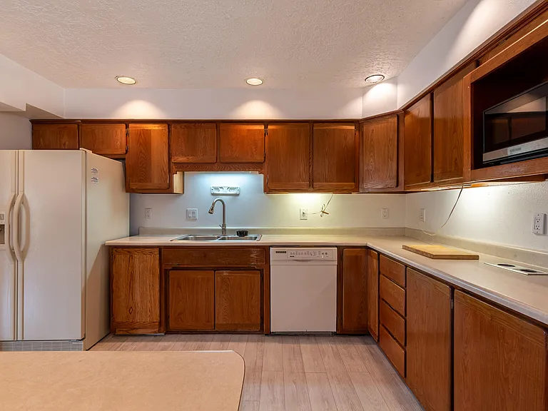 6517 San Francisco Rd NE — Photo 28