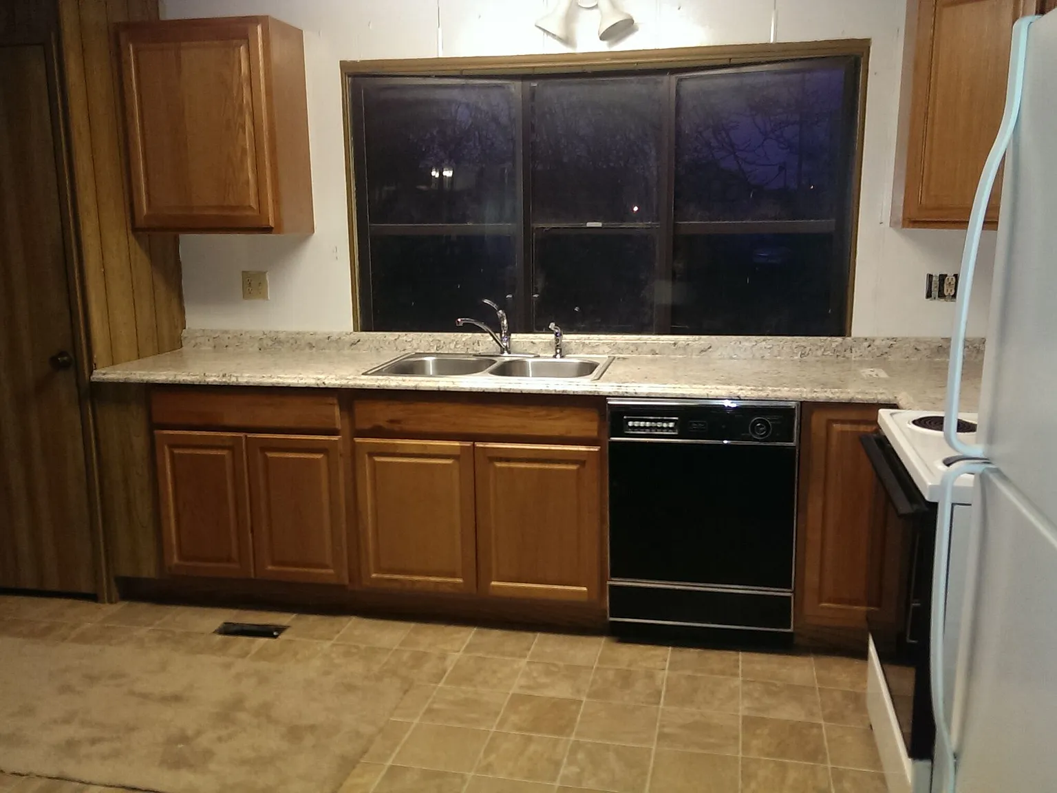 2 bed, 996 sqft, $1,275 — Photo 1
