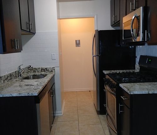 4th image of 1111 W Hollywood Ave #504