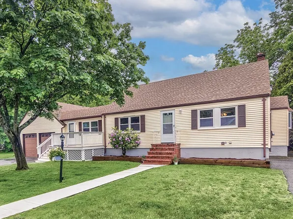 40 Brookside Ave, Danvers, MA 01923