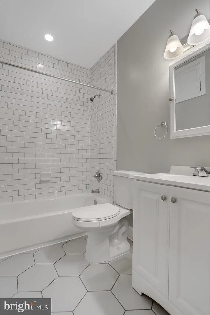 4020 8th St NE — Photo 1