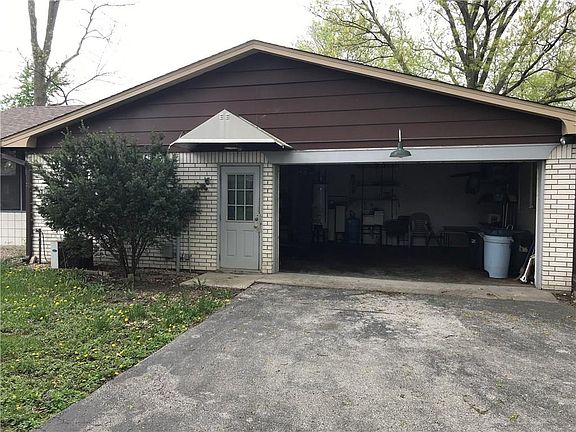 2nd image of 10635 Kelly Ct
