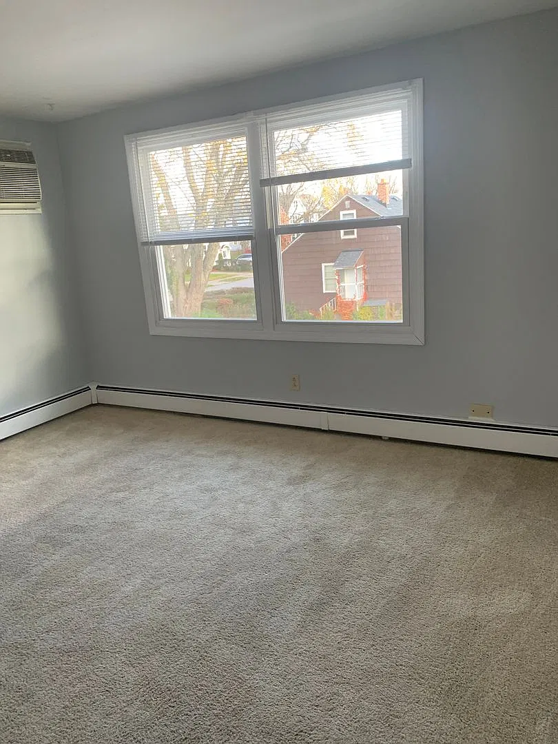 Angle-Tyler Apartments — Photo 3