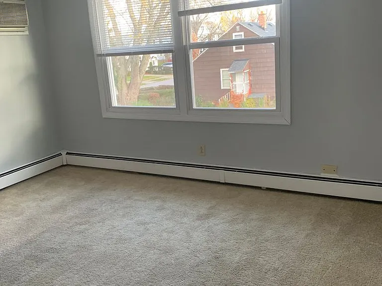 Angle-Tyler Apartments — Photo 3