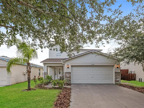 7729 Carriage Pointe Dr, Gibsonton, FL 33534