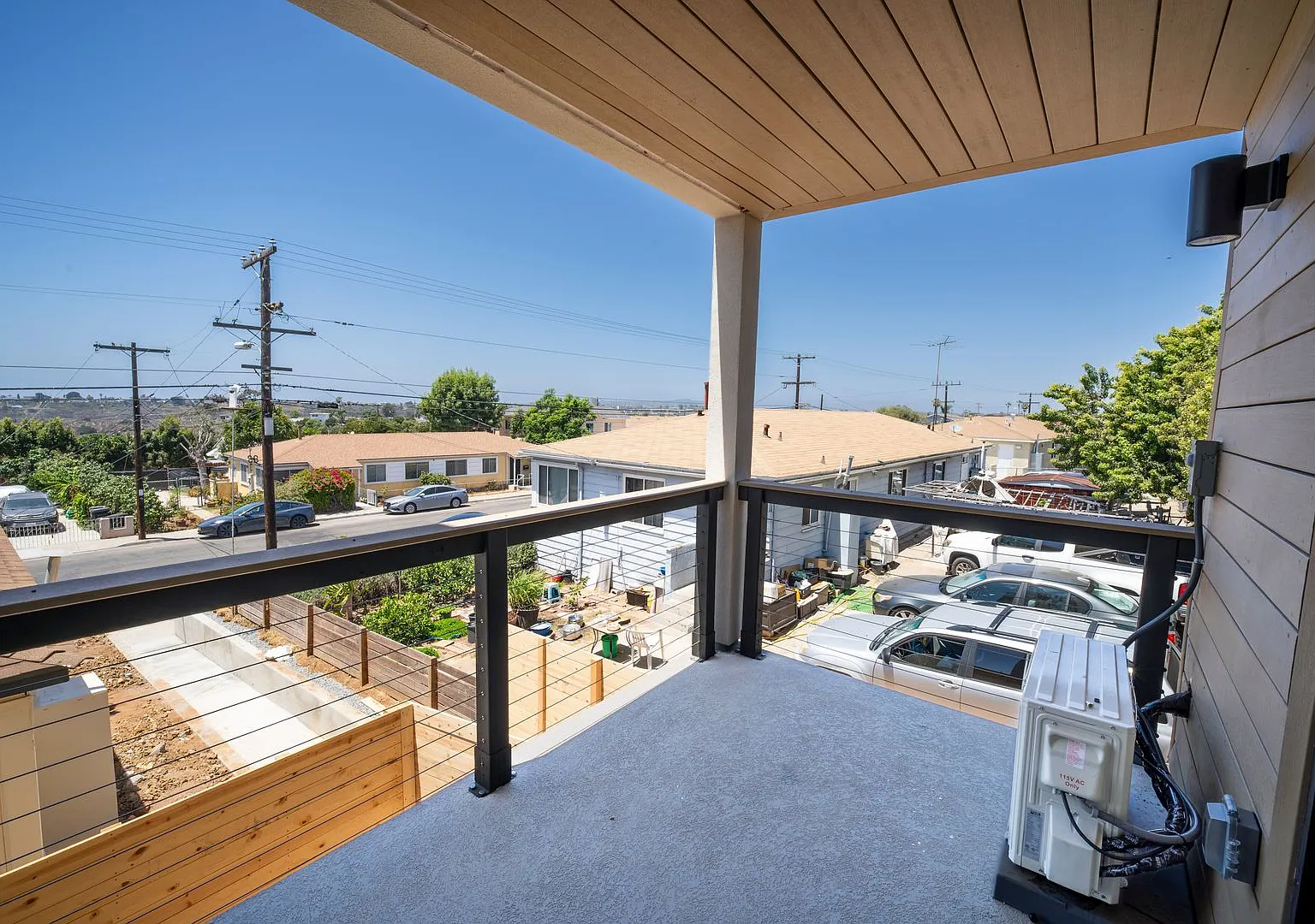 2325 Comstock Street - Unit 1 — Photo 3