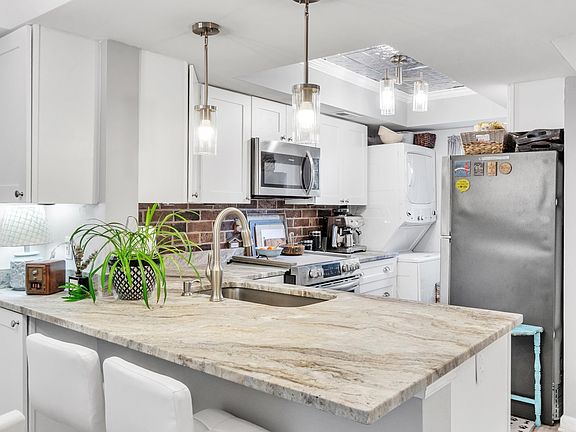 5th image of 2530 E North St Unit 14B