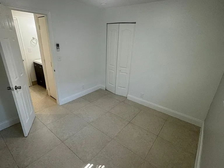 1413 N Dixie Hwy #2 — Photo 34