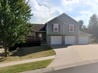 1301 NW Sawgrass Dr, Grain Valley, MO 64029
