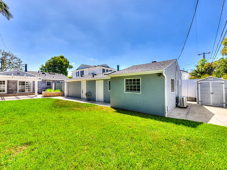 324 Flower St — Photo 30