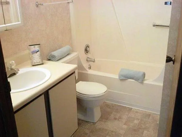 2900 S Memorial Dr — Photo 17