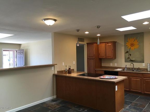 4th image of 703 S Starley Dr