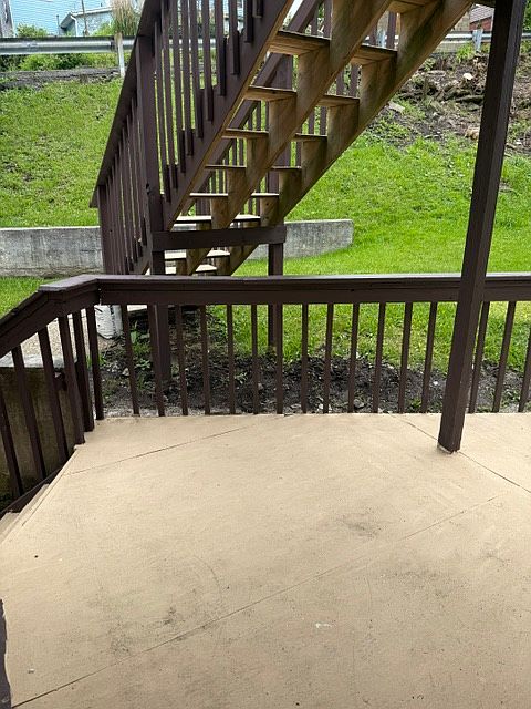 upper outdoor deck