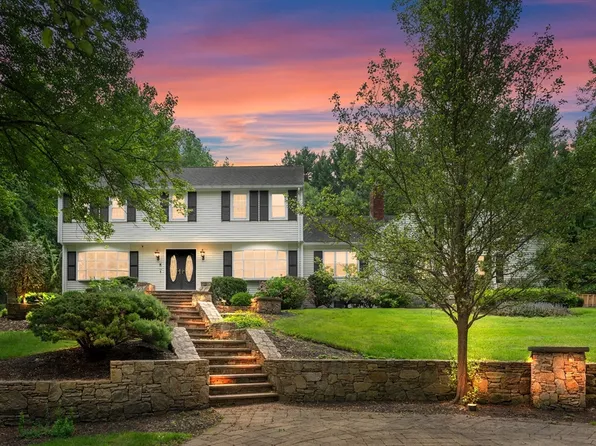 62 Alderbrook Dr, Topsfield, MA 01983
