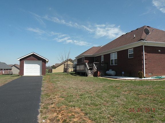 3rd image of 115 Victory Lake Dr
