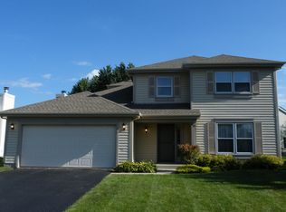 1475 Bridgedale Rd, Crystal Lake, IL 60014