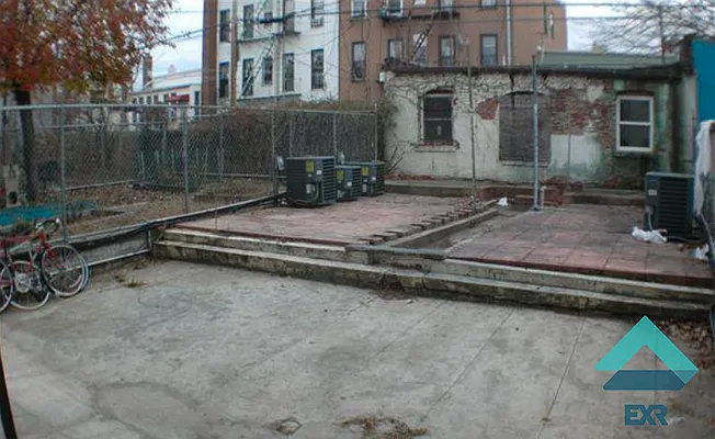 Rented by EXR | media 18