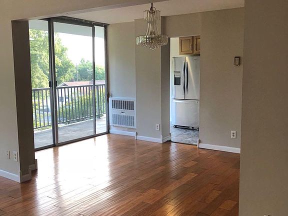 3rd image of 3333 University Blvd W APT 204