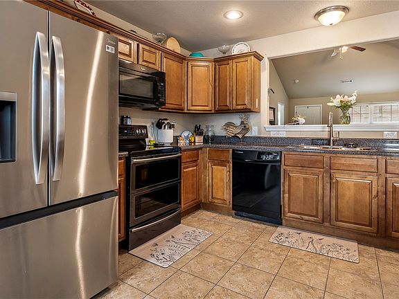 4th image of 6043 Cord Ave