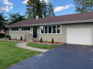 203 S Beverly St, Wheaton, IL 60187