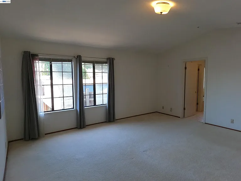 19179 Alpha Ct — Photo 20