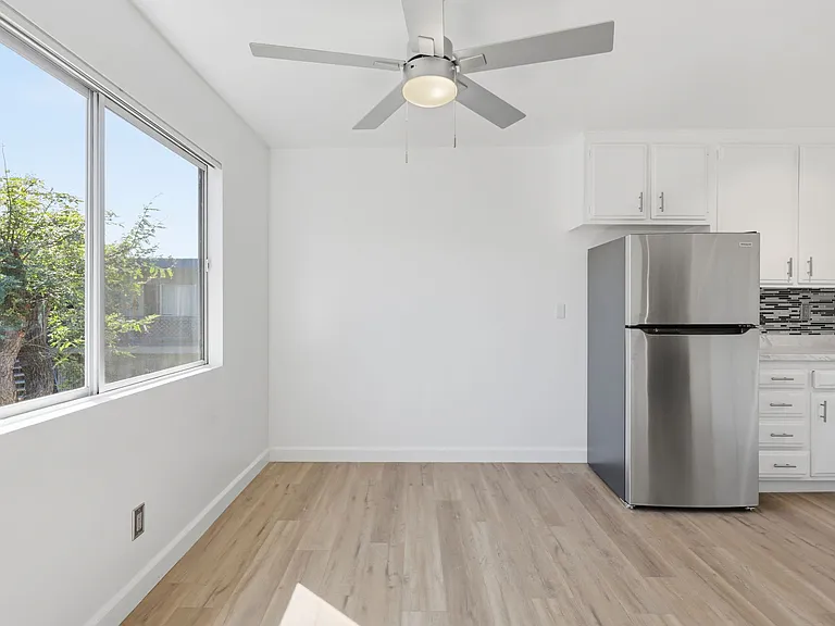 540 W Channel Islands Blvd #5 — Photo 11