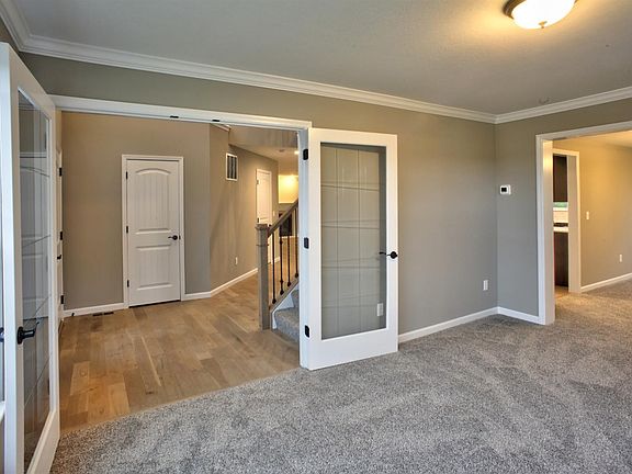 3rd image of 617 Honor Ln