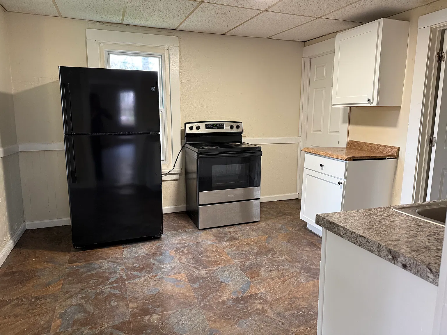 18 Lee Pl — Photo 2