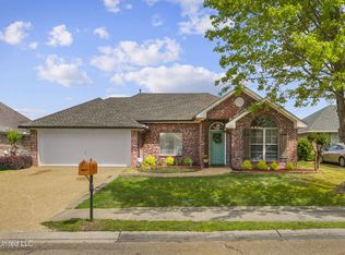 907 Fairview Pl, Brandon, MS 39047