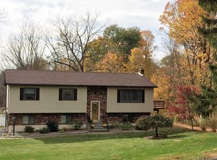 5 Shaker Ln, Stormville, NY 12582