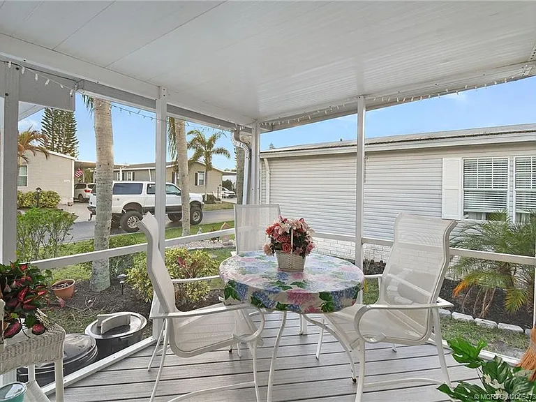7073 SE Birchwood Ln — Photo 9