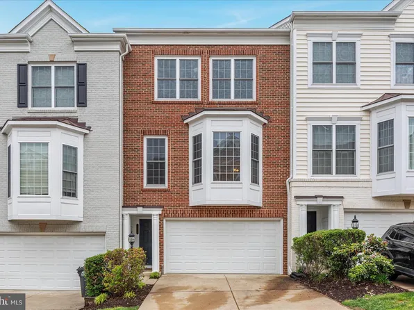 2158 Oberlin Dr, Woodbridge, VA 22191