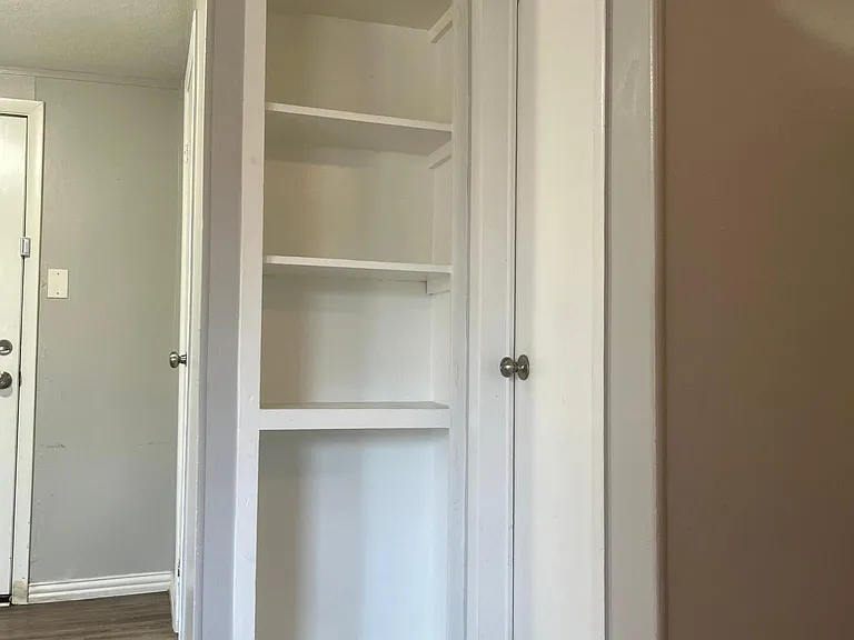 710 E Avenue G #5 — Photo 9