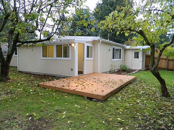 3rd image of 1303 164th Pl NE