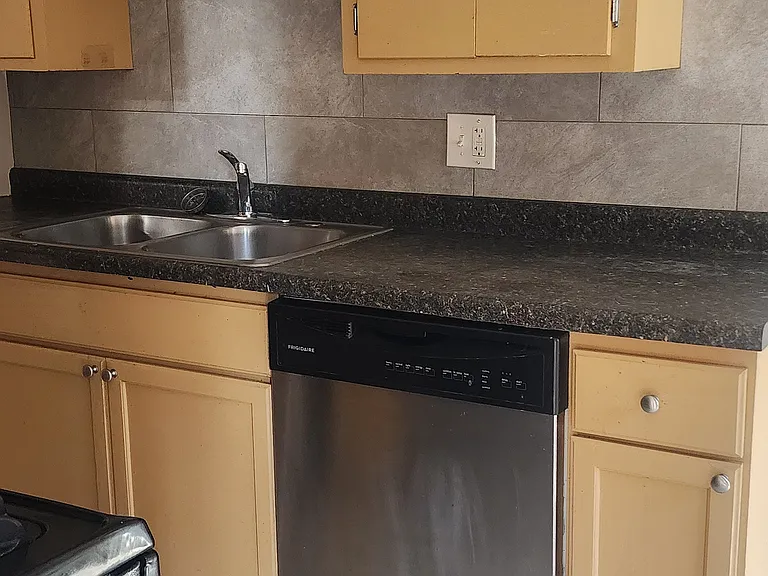 2125 Pascal St #5 — Photo 5