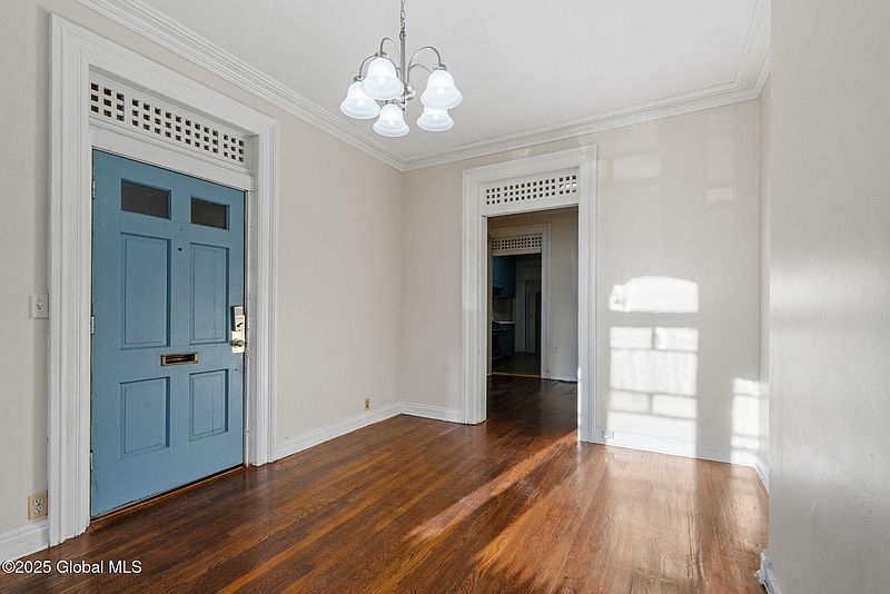 4th image of 361 Madison Avenue