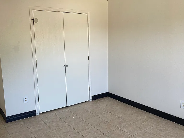 2422 El Arbol — Photo 4